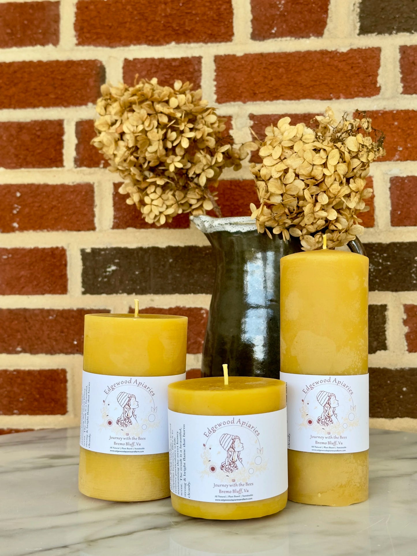 Beeswax Candles: Smooth Pillars