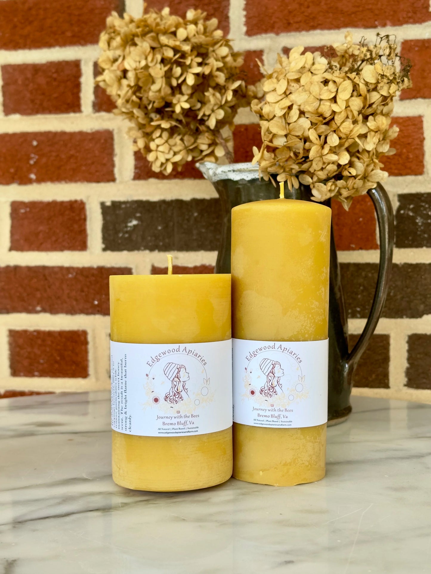 Beeswax Candles: Smooth Pillars