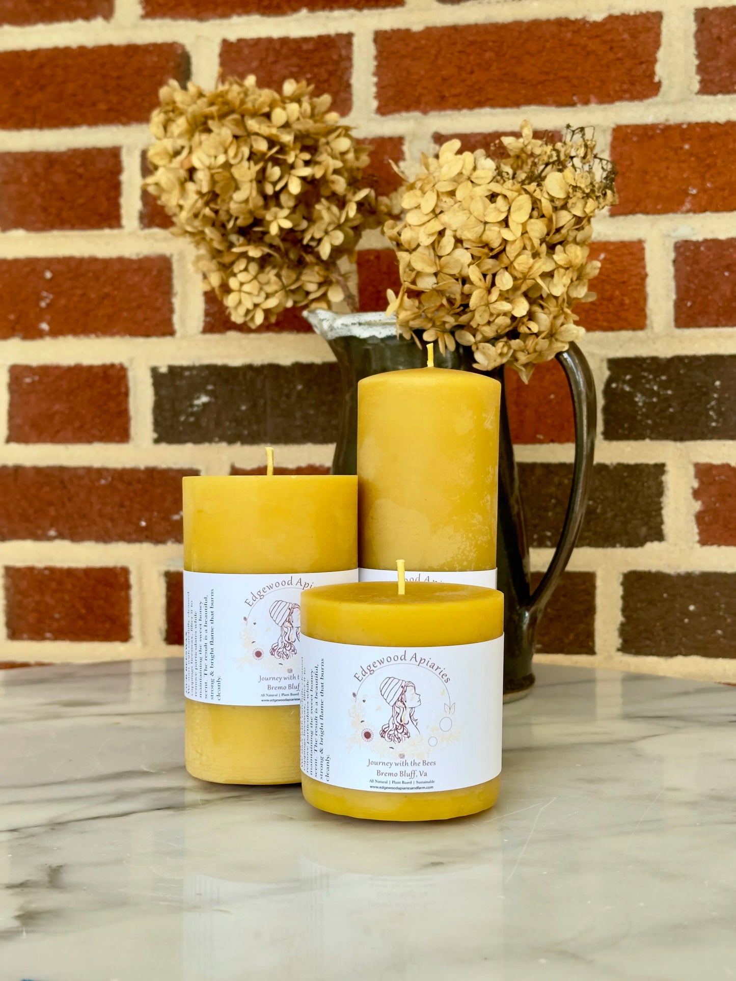 Beeswax Candles: Smooth Pillars
